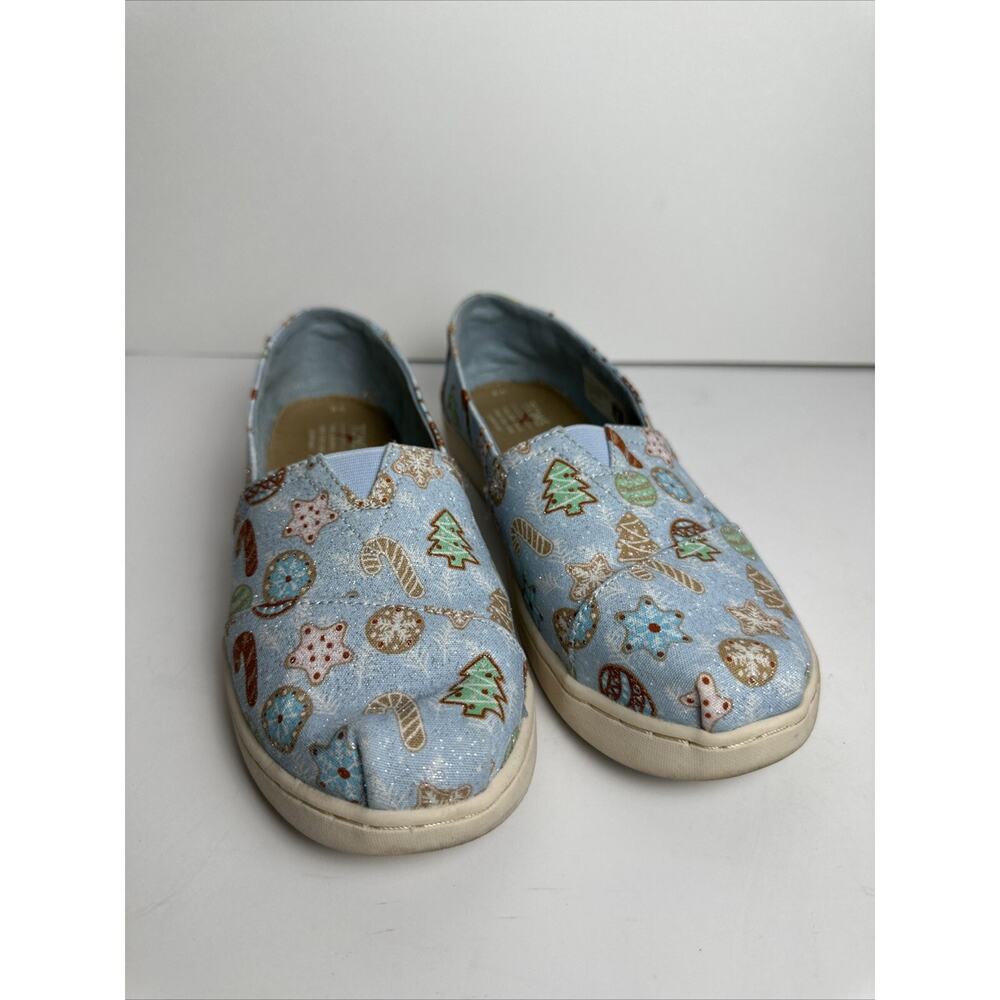 TOMS CHRISTMAS YOUTH SHOES BLUE GLITTER SUGAR COOKIES / FAUX FUR SIZE Y 4